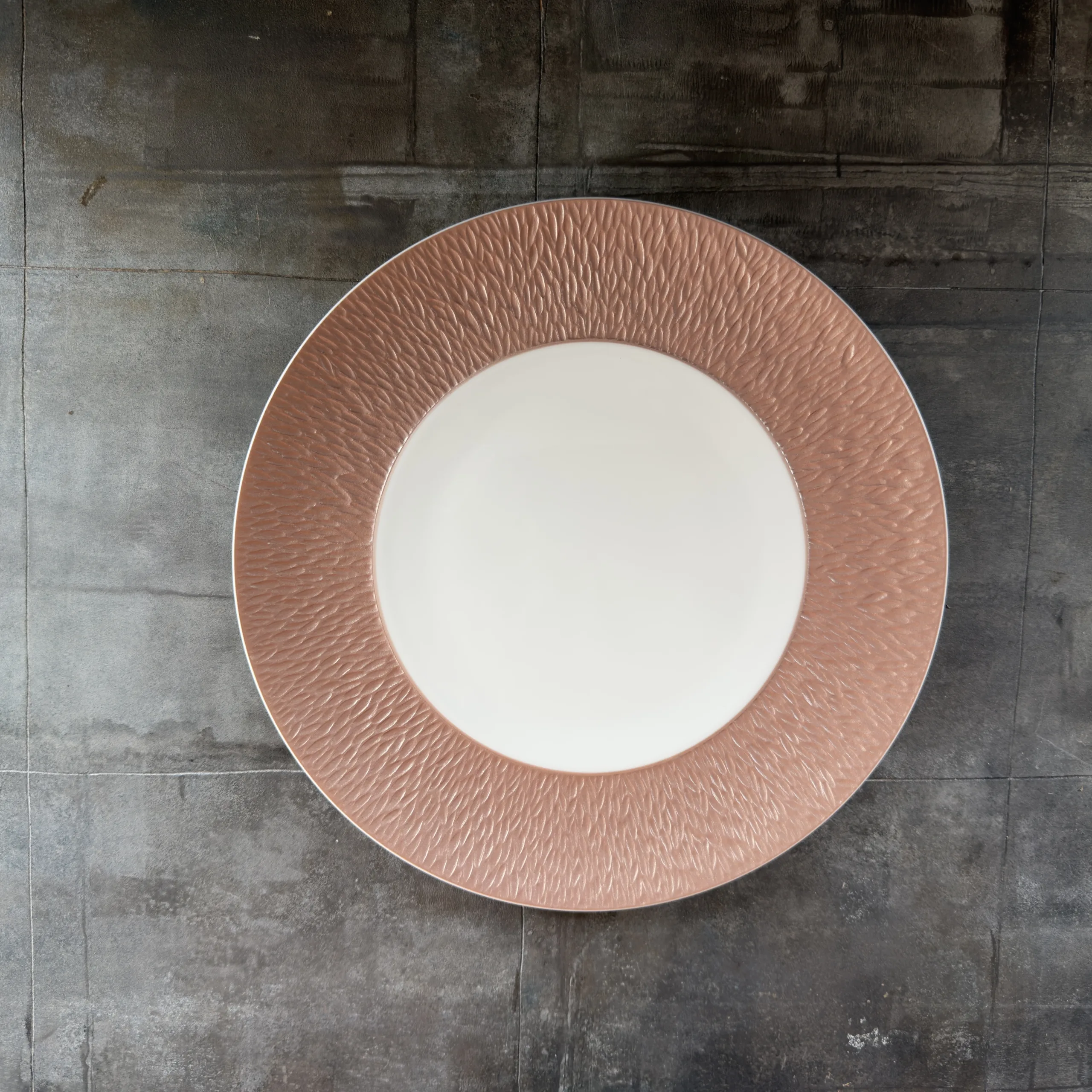 Flat plate – Mineral Iridescent Copper – 27cm – (0717-23-113027)